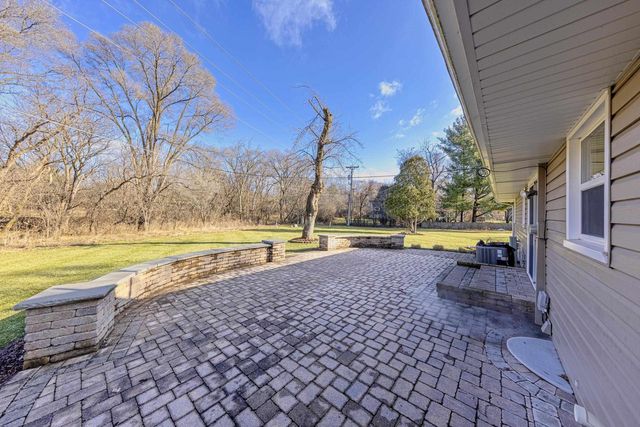 416 Colby Court, Janesville, WI 53546