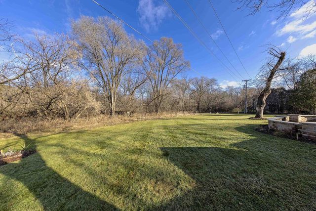 416 Colby Court, Janesville, WI 53546