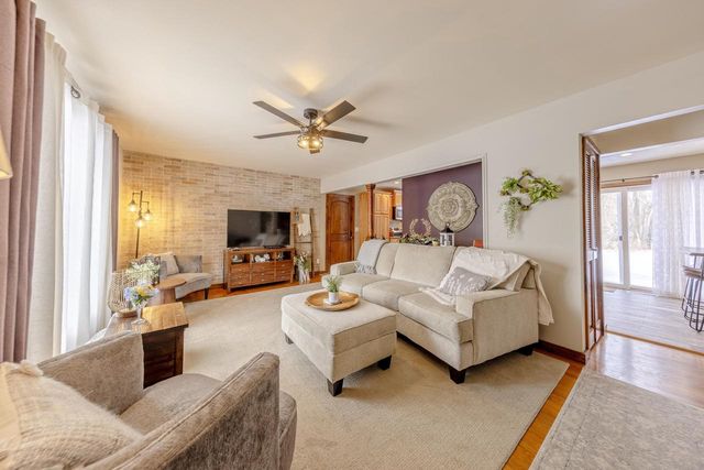 416 Colby Court, Janesville, WI 53546