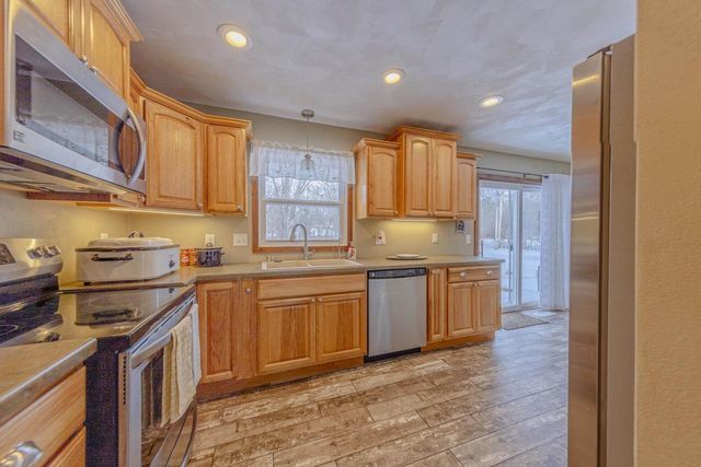 416 Colby Court, Janesville, WI 53546