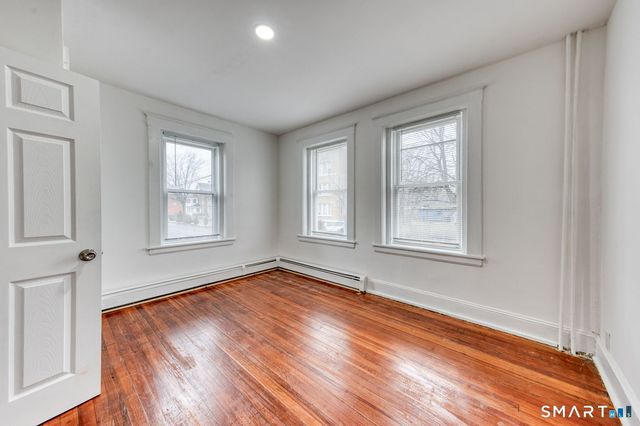 152 Oak Street 1N, New Britain, CT 06051