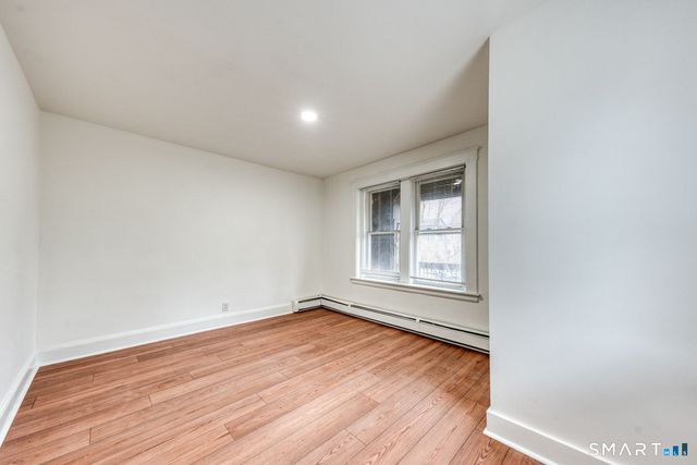 152 Oak Street 1N, New Britain, CT 06051