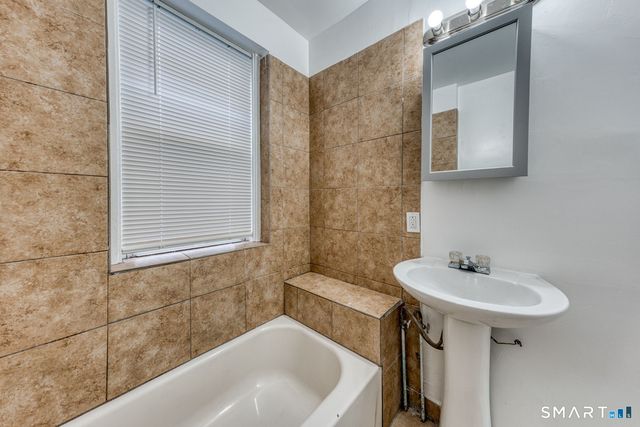 152 Oak Street 1N, New Britain, CT 06051