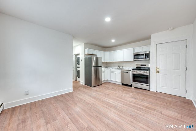 152 Oak Street 1N, New Britain, CT 06051