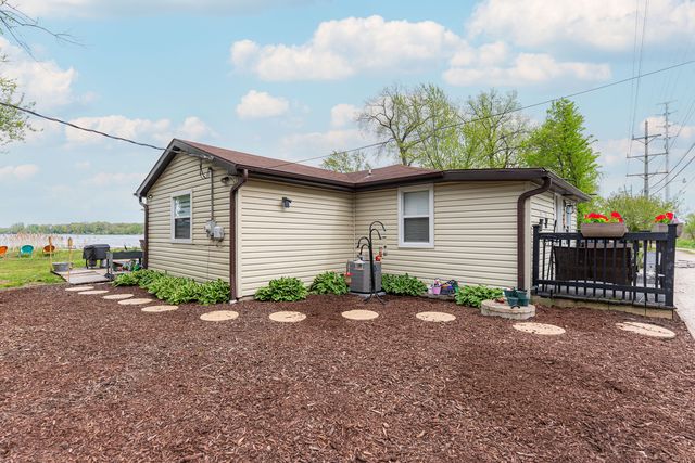 40492 N Lambert Drive, Antioch, IL 60002