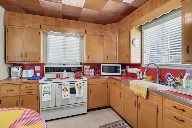 11169 Lakeshore Drive, Three Rivers, MI 49093