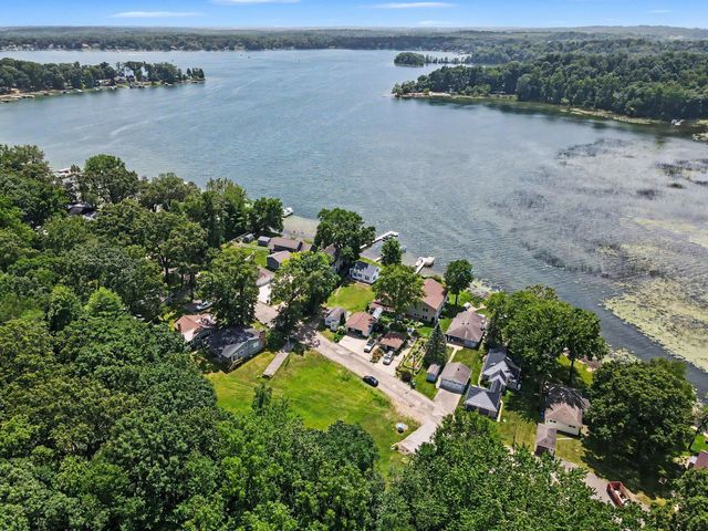 11169 Lakeshore Drive, Three Rivers, MI 49093