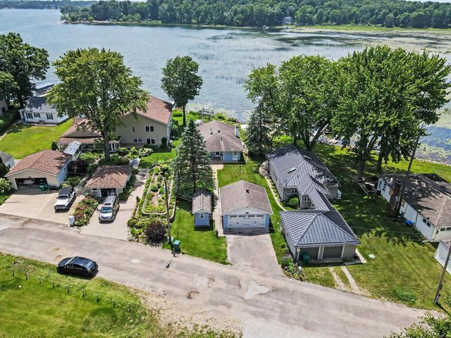 11169 Lakeshore Drive, Three Rivers, MI 49093