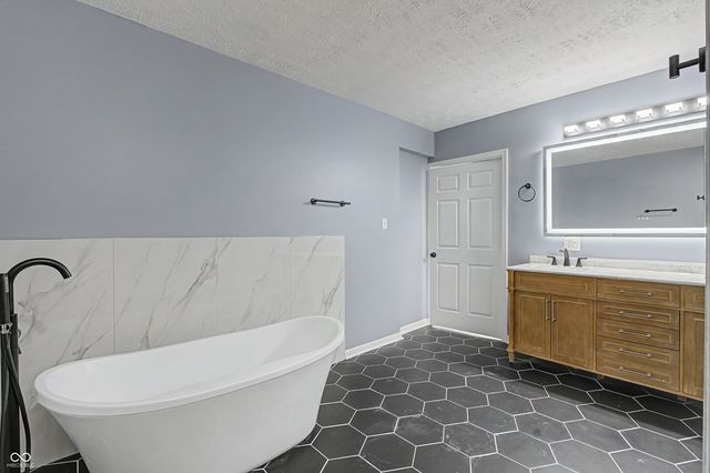 409 N Walnut Street, Alexandria, IN 46001