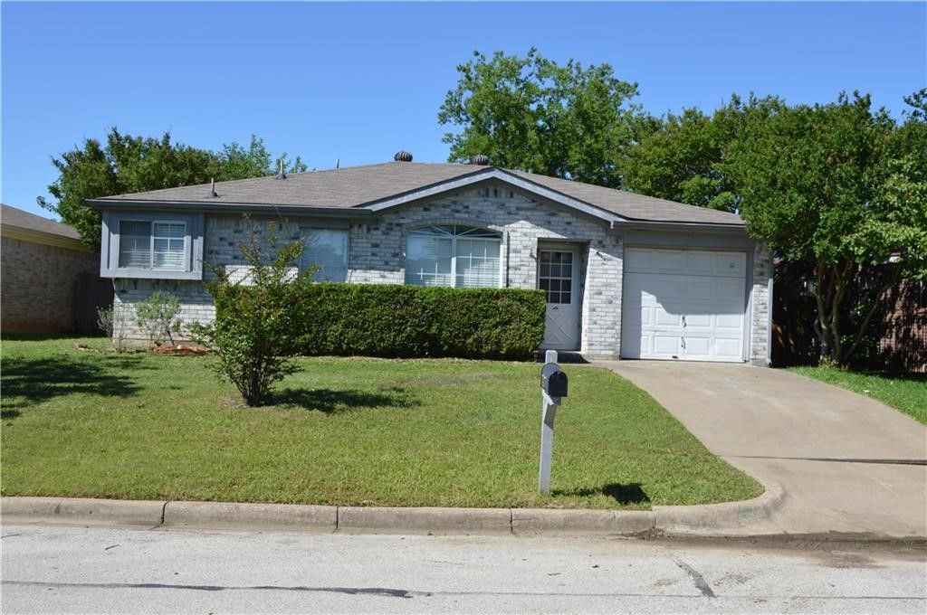 240 Stallion Drive, Keller, TX 76248