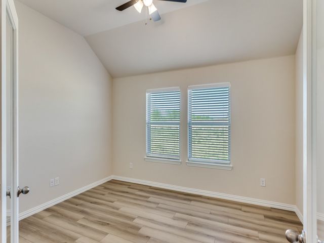 529 Brozgold Avenue, Midlothian, TX 76065