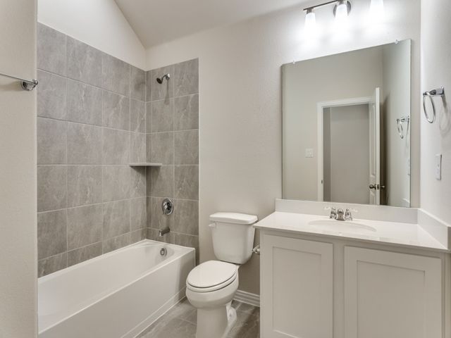 529 Brozgold Avenue, Midlothian, TX 76065