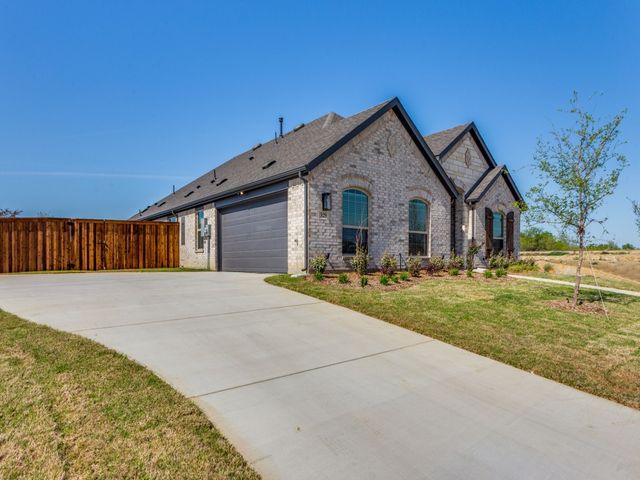 529 Brozgold Avenue, Midlothian, TX 76065