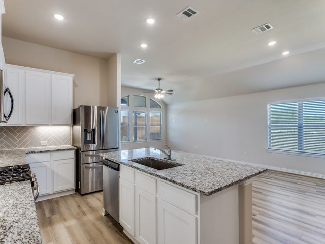 529 Brozgold Avenue, Midlothian, TX 76065