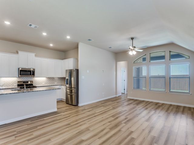 529 Brozgold Avenue, Midlothian, TX 76065