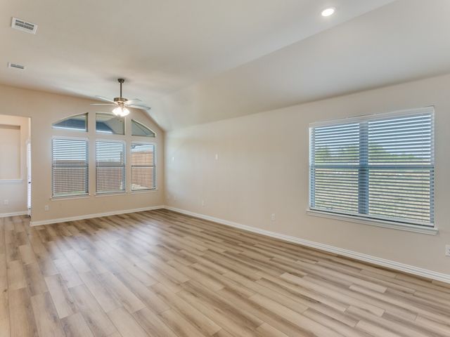 529 Brozgold Avenue, Midlothian, TX 76065