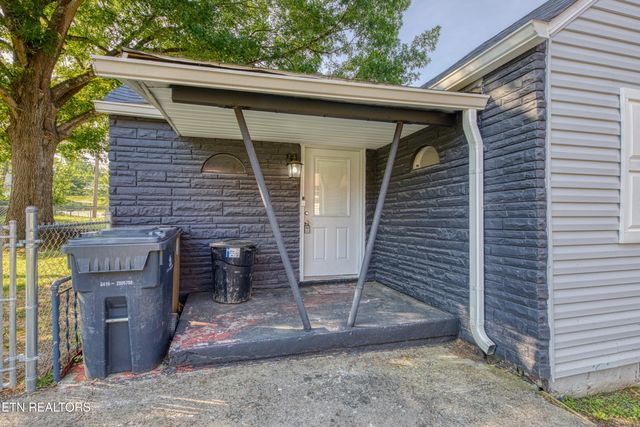 4621 Freund St, Knoxville, TN 37920