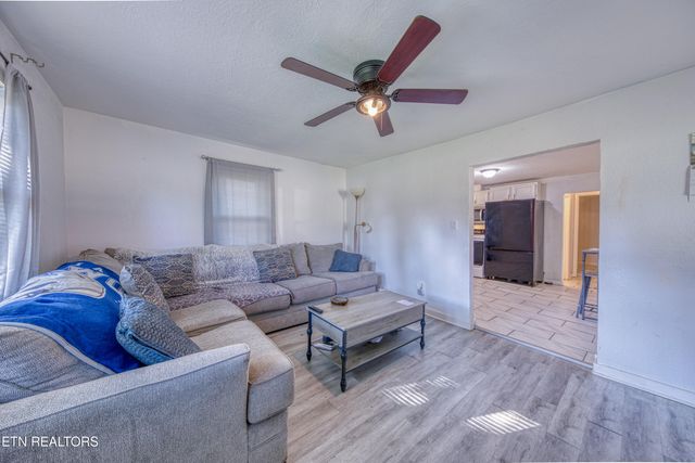 4621 Freund St, Knoxville, TN 37920
