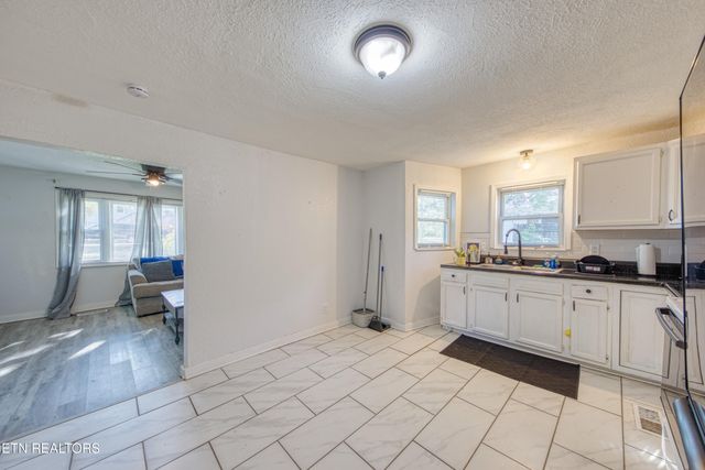 4621 Freund St, Knoxville, TN 37920