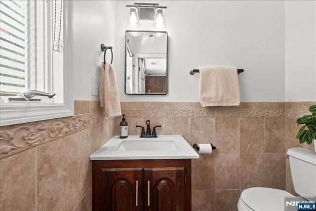 21 Carteret Street, West Milford, NJ 07480