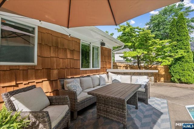 21 Carteret Street, West Milford, NJ 07480
