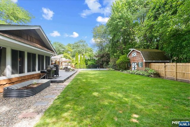 21 Carteret Street, West Milford, NJ 07480