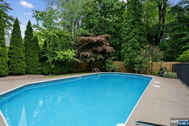 21 Carteret Street, West Milford, NJ 07480