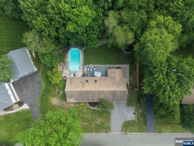 21 Carteret Street, West Milford, NJ 07480