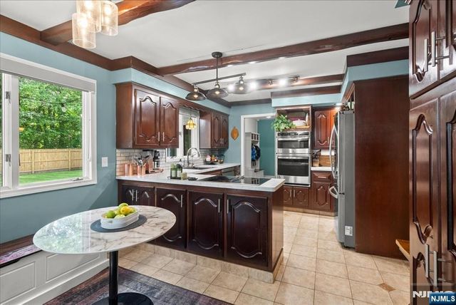 21 Carteret Street, West Milford, NJ 07480
