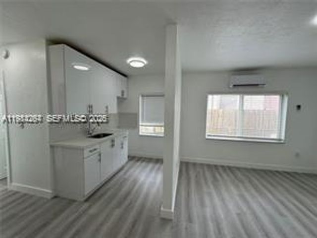 2001 NW Flagler Ter 3, Miami, FL 33125