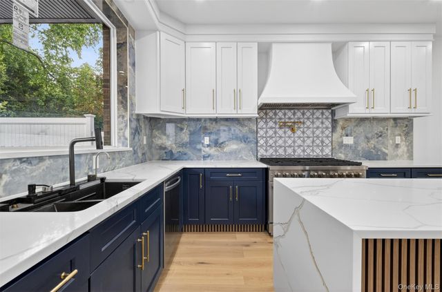 8366 Charlecote Ridge, Jamaica, NY 11432
