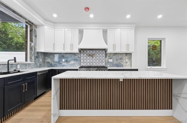 8366 Charlecote Ridge, Jamaica, NY 11432