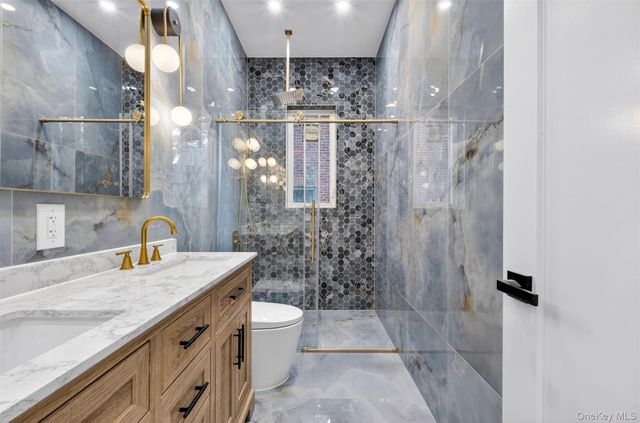 8366 Charlecote Ridge, Jamaica, NY 11432