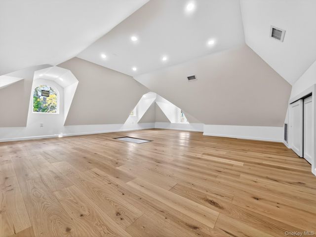 8366 Charlecote Ridge, Jamaica, NY 11432