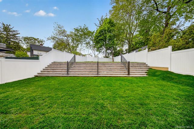 8366 Charlecote Ridge, Jamaica, NY 11432