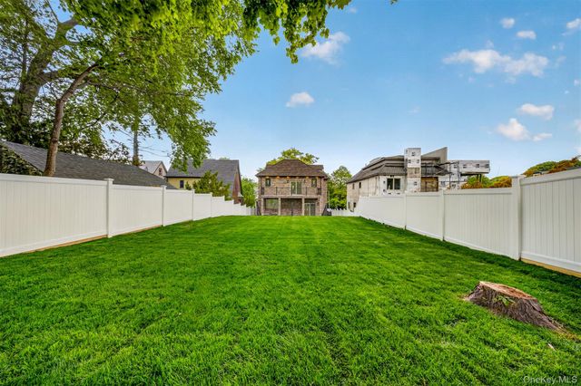 8366 Charlecote Ridge, Jamaica, NY 11432