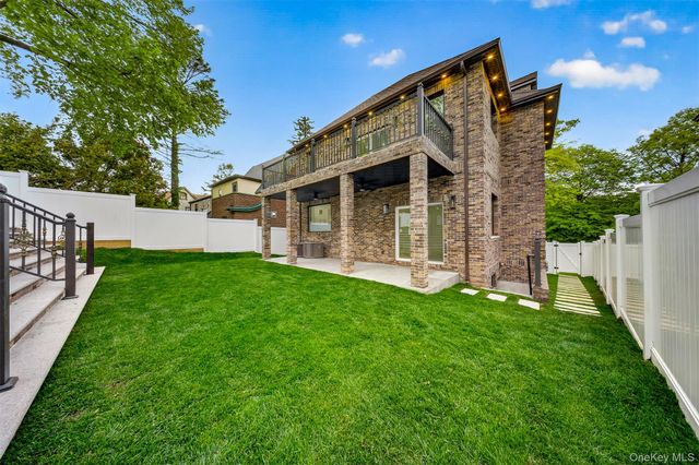 8366 Charlecote Ridge, Jamaica, NY 11432