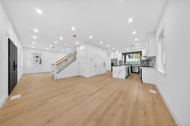 8366 Charlecote Ridge, Jamaica, NY 11432