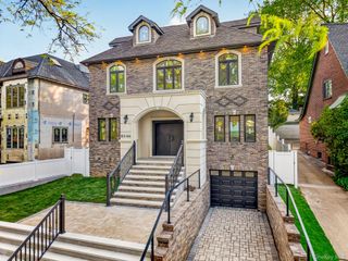 8366 Charlecote Ridge, Jamaica, NY 11432