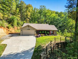 7318 Brewer Rd, Maryville, TN 37801