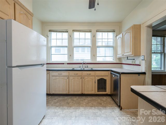 174 Pearson Drive, Asheville, NC 28801