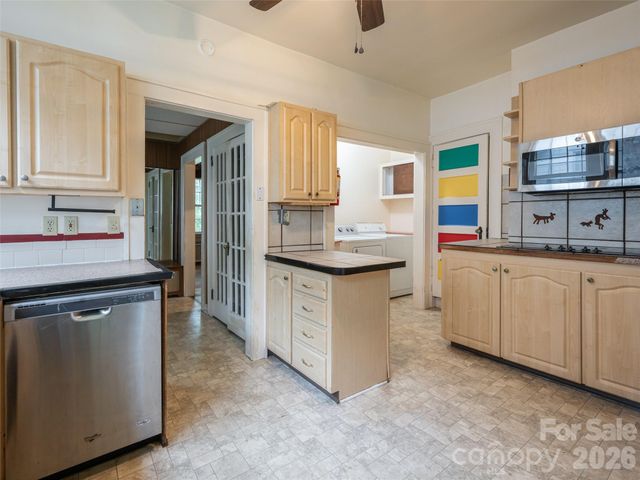 174 Pearson Drive, Asheville, NC 28801