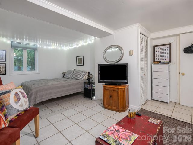 174 Pearson Drive, Asheville, NC 28801