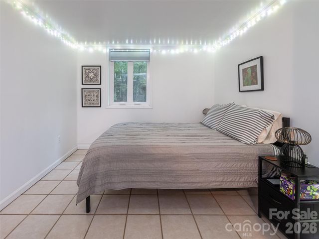 174 Pearson Drive, Asheville, NC 28801