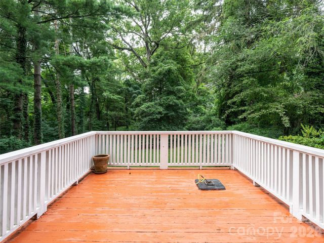 174 Pearson Drive, Asheville, NC 28801