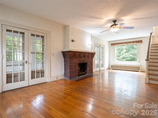 174 Pearson Drive, Asheville, NC 28801