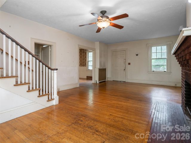174 Pearson Drive, Asheville, NC 28801