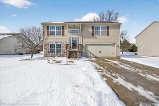 639 Andover Woods Drive, Fenton, MI 48430