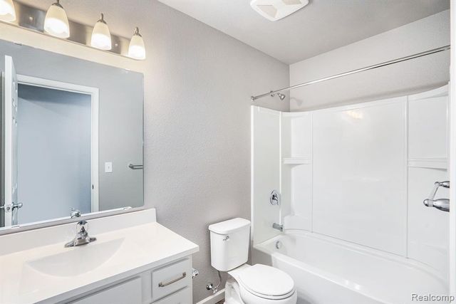 3149 Stratford Lane, Flushing, MI 48433