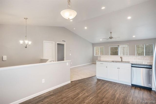 3149 Stratford Lane, Flushing, MI 48433